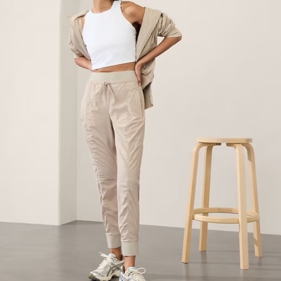 Athleta Pants - ATHLETA MID RISE JOGGER